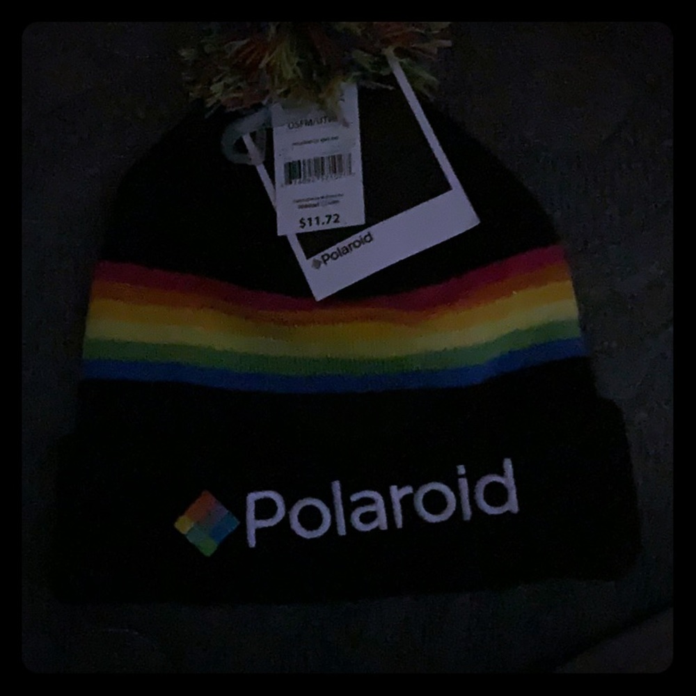 Polaroid beanie with fluffy ball